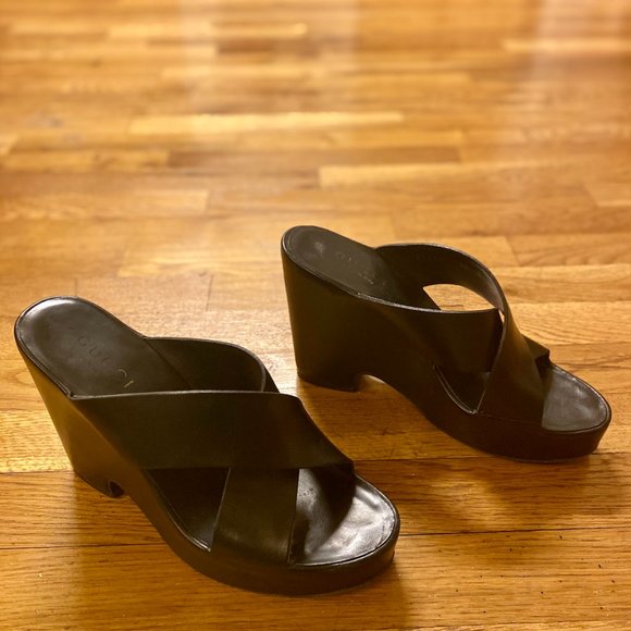 Gucci Cross-Strap Platform Sandals - Picture 3 of 4